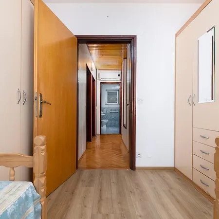 Family House Veli Joze * פורץ
