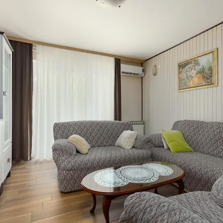 Family House Veli Joze *